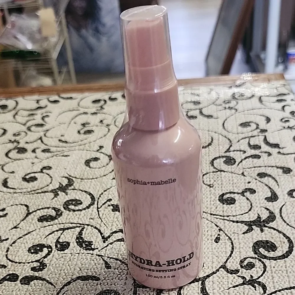 Sophia + Mabelle Hydra-Hold Setting Spray